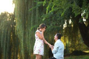 Boyfriend proposing to girlfriend